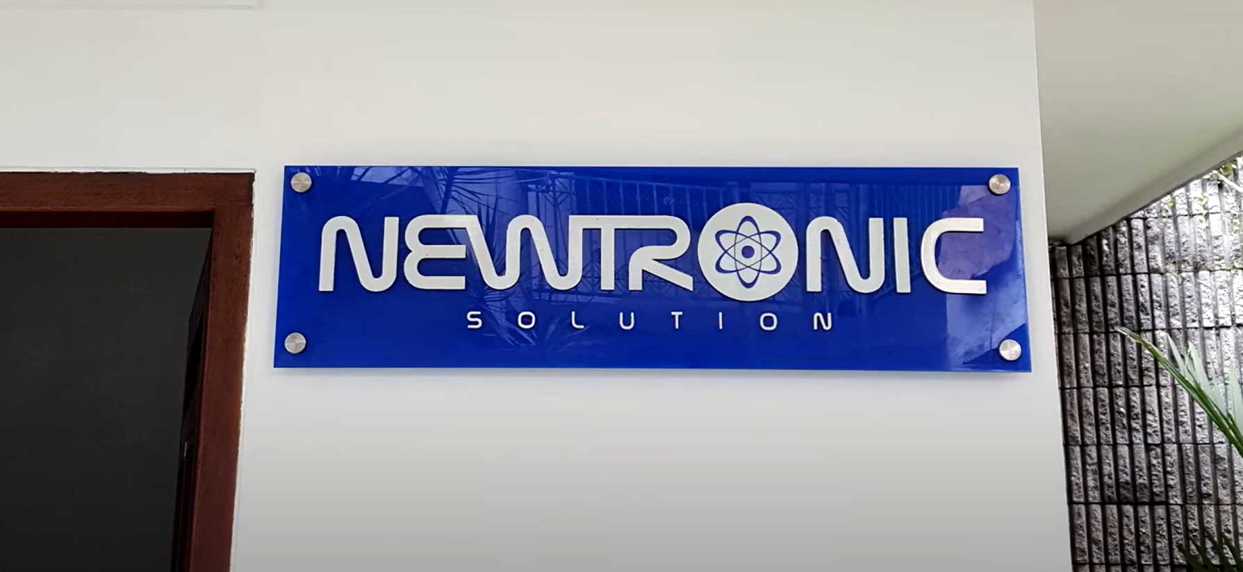 kantor newtronic solution di Bandung